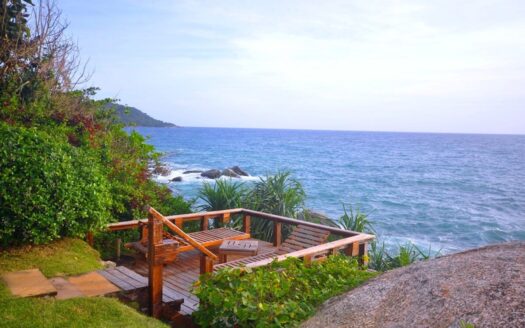 Ocean Front Kata Villa