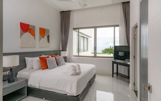 Silver Moon | Kamala Headland